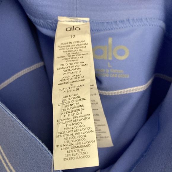 ALO Yoga Women’s Blue Sports Bra Set - Picture 12 of 13